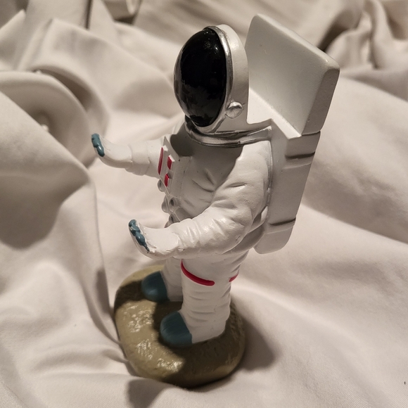 Astronaut Phone/Glasses Holder - Picture 2 of 4
